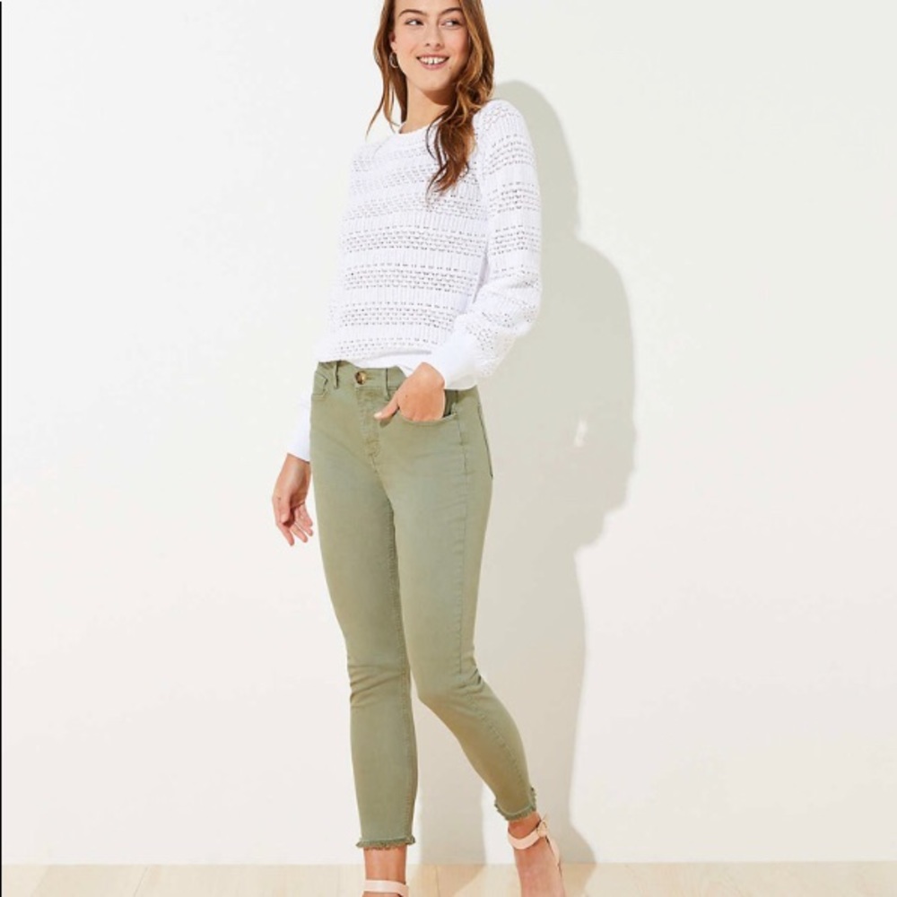 NWT LOFT Petite Frayed High Rise Skinny Crop Jeans‎